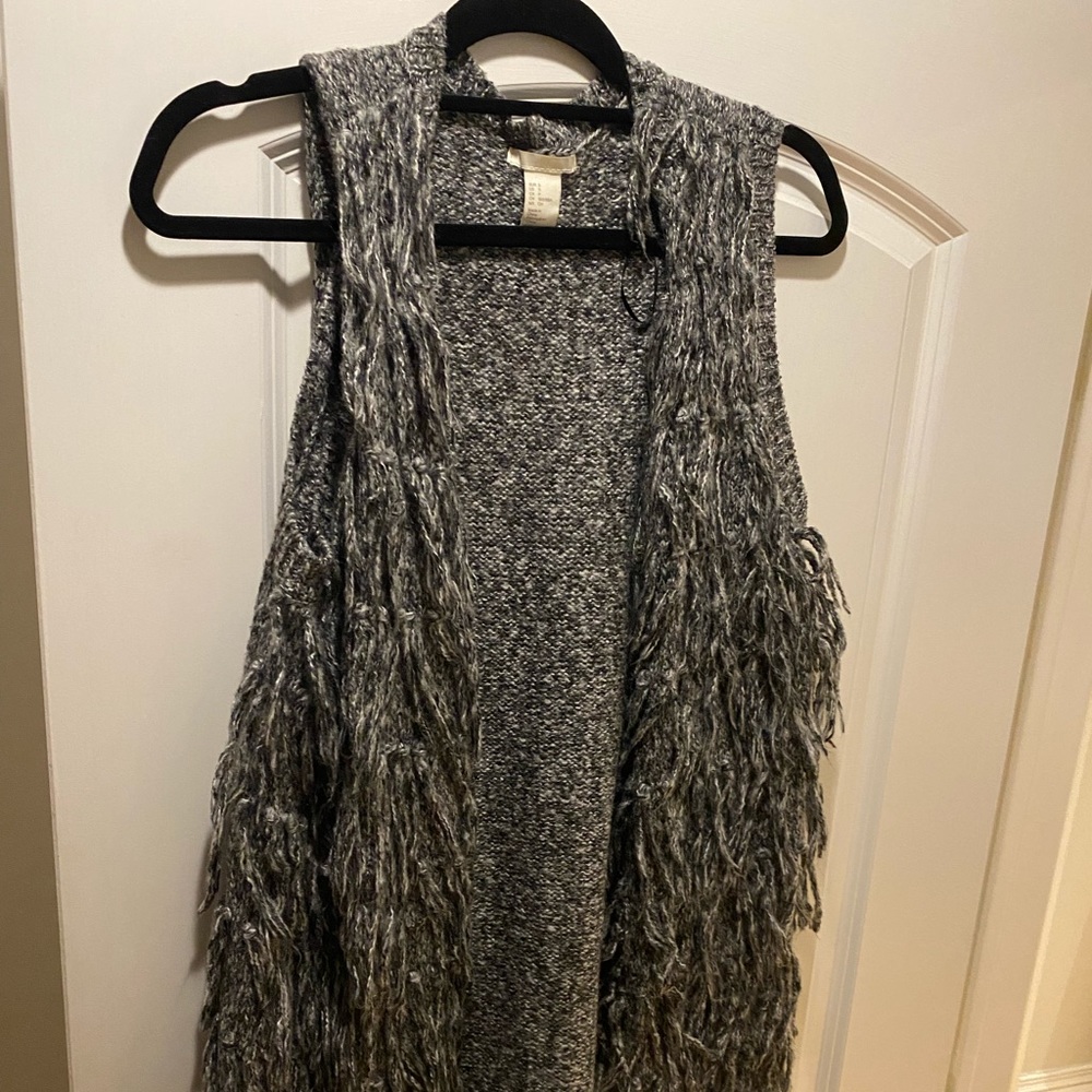 VERY PRETTY VEST WITH FRINGES